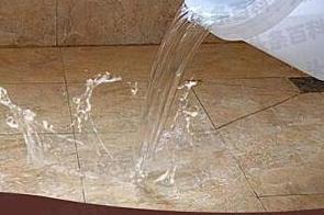 青云谱漏水维修 免砸砖防水材料该如何施工
